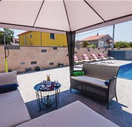 5 Bedroom Villa with Pool in Zadar, Sleeps 8-9